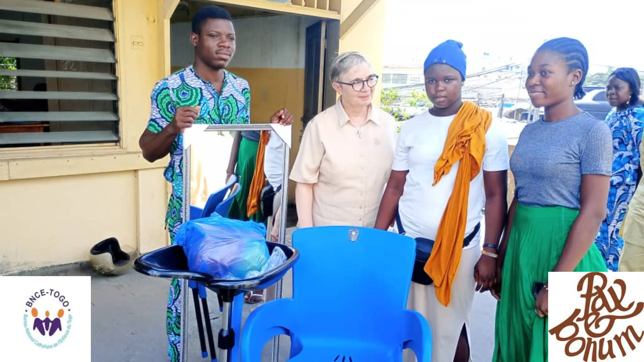 BNCE-Togo offre des kits d’installation à 09 jeunes filles formées